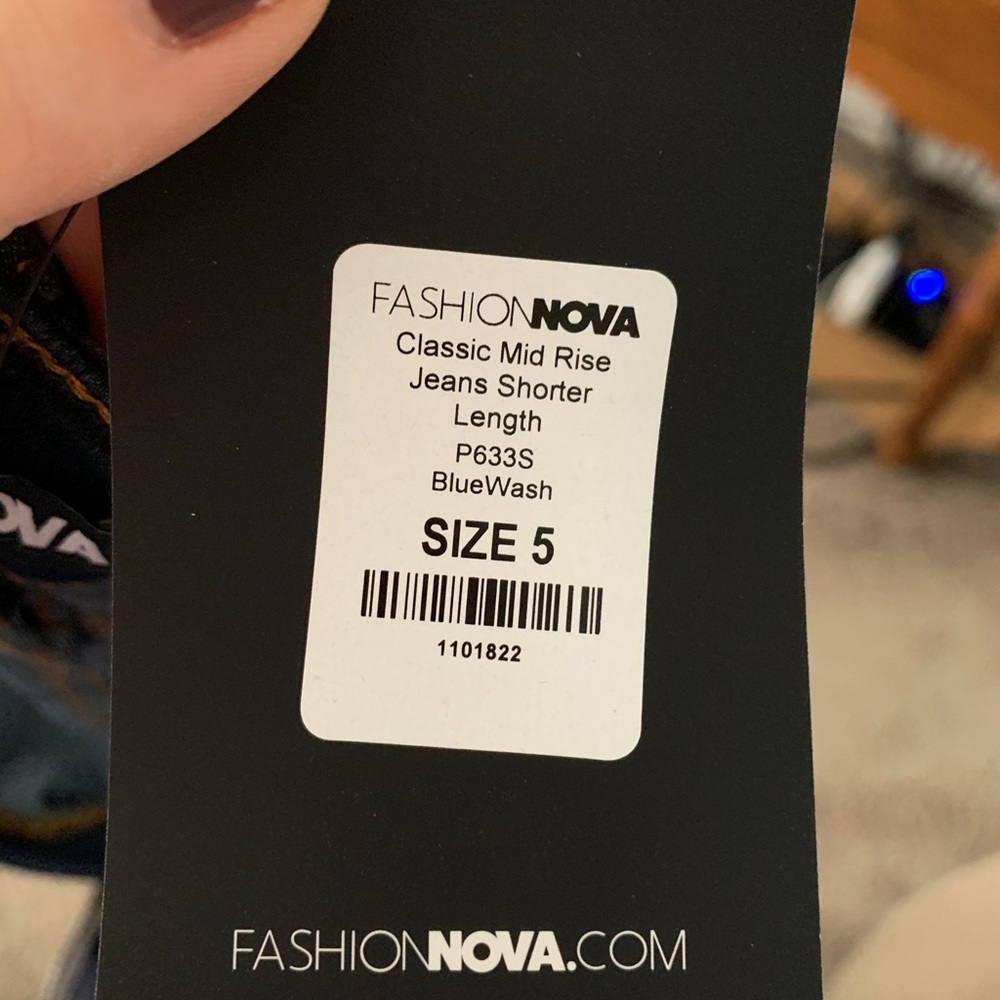 Fashion Nova Mid Rise Jeans (Short) - Picture 3 of 4